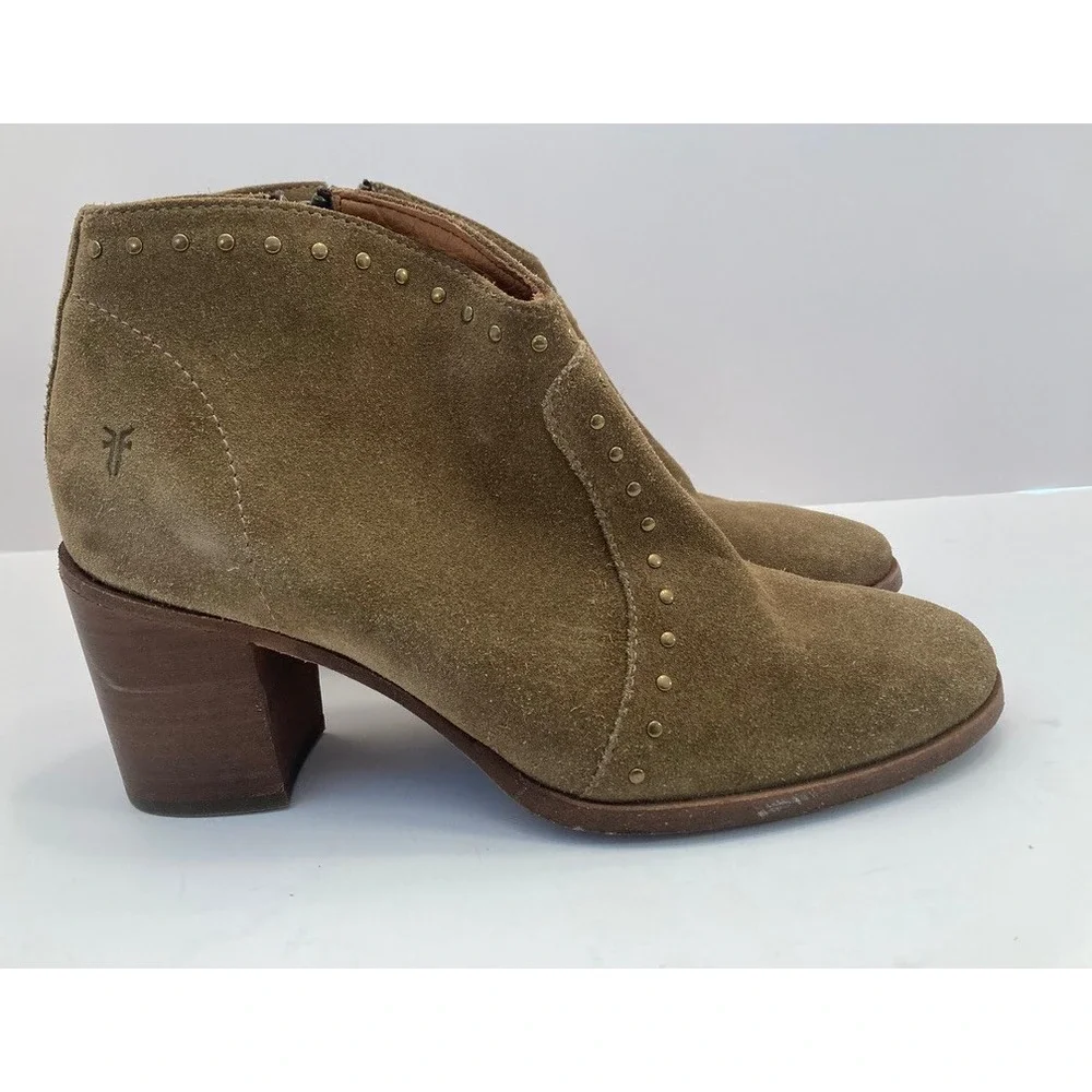 FRYE‎ Nora Studded Suede Ankle Bootie Side Zip Sand Tan Women's Size 7.5
